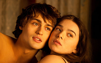 Romeo + Juliet, Hailee Steinfeld, Douglas Booth HD wallpaper