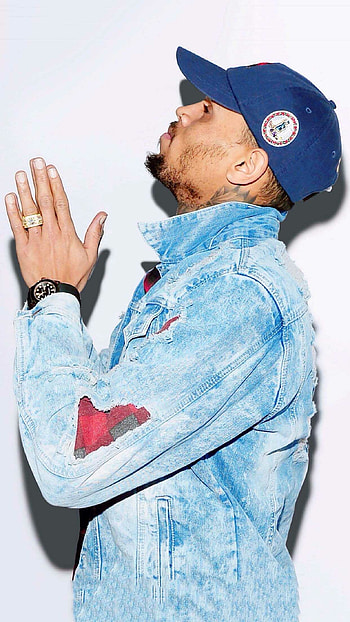 Chris Brown's essence, Striking , Mesmerizing visuals, Captivating performance HD phone wallpaper