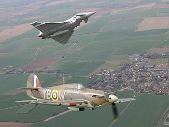 Hurricane Day 5 with Typhoon, typhoon, aircraft, hurricane, raf, wwii, plane, hawker, eurofighter HD wallpaper
