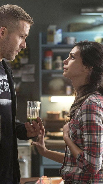 Vanessa, Ryan Reynolds, Sony Xperia X HD phone wallpaper