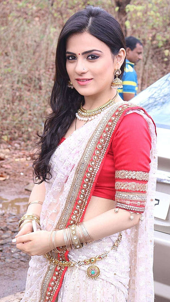 Radhika Madan, Bollywood Actress, Radhika HD phone wallpaper