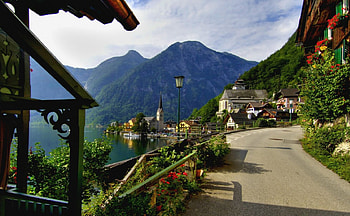 A slightly different perspective of the very famous view of this beautiful Austrian town, slightly, own, perspective, austrian-, beautiful, famous, different HD wallpaper
