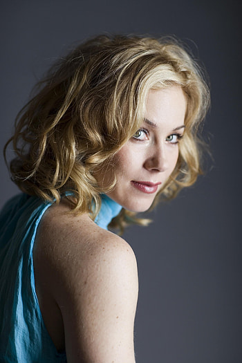 Christina Applegate movies, Profile , The Movie Database, Tmdb HD phone wallpaper