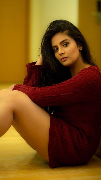 Sreemukhi, model, telugu actress HD phone wallpaper