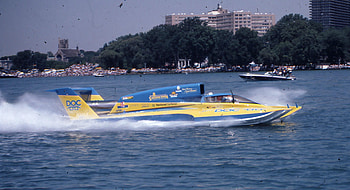 1990s hydroplane races, Detroit river excitement, Nostalgic moments, Racing memories HD wallpaper