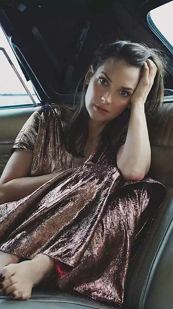 Winona Ryder, Movie roles, Iconic actress, Celebrity HD phone wallpaper