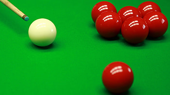 Simon Dunn's snooker moment, Unfortunate snooker outcome, Competitive setback, Player's experience HD wallpaper