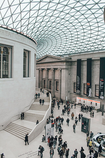 British Museum, London aesthetic, Winter fashion, graphy inspiration HD phone wallpaper