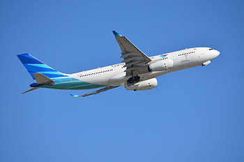 Garuda Indonesia, PK-GPP Airbus A330-243, Over Sydney Airport, Plane spotting HD wallpaper