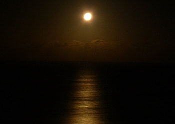 Moonlight Over the Gulf, moonset, moon, gulf of mexico, ocean HD wallpaper