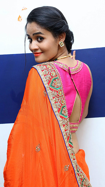 Usha karupati, telugu actress, anchor, gorgeous HD phone wallpaper