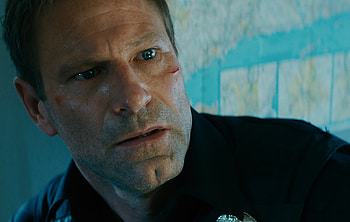 Aaron Eckhart, Movies, Stranger yelled, Elevator HD wallpaper
