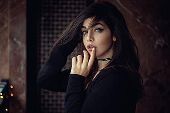 Blue Eyes Girl Finger On Lips, girls, model HD wallpaper