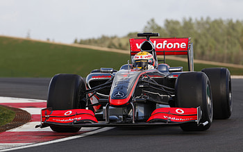 McLaren MP4-24, F1 Race HD wallpaper