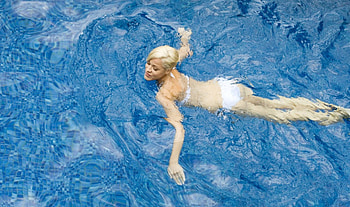 sexy swimming babe, sexy, babe, cute, swimsuit HD wallpaper