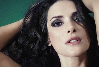 Winona Ryder, Iconic actress, Versatile talent, Filmography HD wallpaper