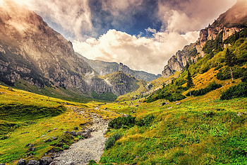 Malaiesti Valley, Romania HD wallpaper