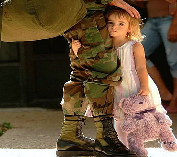 The Goodbye, military, little girl, leaving, sadness, goodbye HD wallpaper