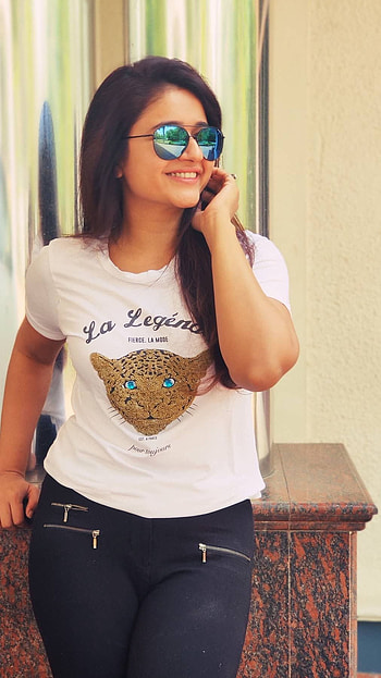 Poonam Bajwa, multilingual actress, model HD phone wallpaper