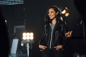 Gal Gadot Cute Smile , gal-gadot, celebrities, girls, smiling HD wallpaper