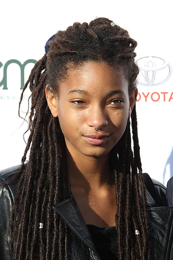 Willow Smith, EMA Awards appearance, Red carpet style, Celebrity fashion HD phone wallpaper
