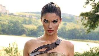 Wonder Woman 1984 Golden Suit Cosplay, wonder-woman-1984, wonder-woman-2, wonder-woman, superheroes, movies, 2021-movies, cosplay HD wallpaper