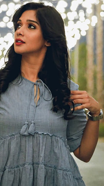Nyla usha, mallu actress HD phone wallpaper
