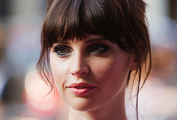 Felicity Jones Closeup, felicity-jones, celebrities, girls HD wallpaper