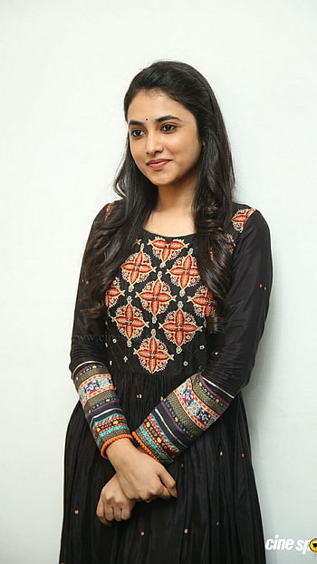 Priyanka Arul Mohan, Beautiful, Heroine HD phone wallpaper