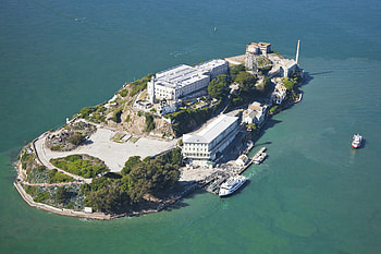 Abandoned Alcatraz building, Eerie atmosphere, Haunting beauty, Urban decay HD wallpaper