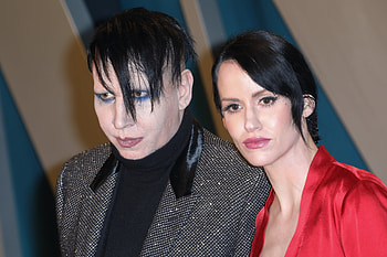Assistant's accusations against Marilyn Manson, Harassment allegations, Toxic relationship, Legal implications HD wallpaper