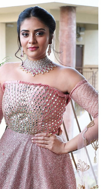 Sreemukhi, telugu actress, model, anchor HD phone wallpaper