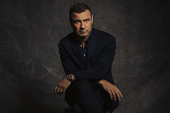 Liev Schreiber, Compelling characters, Masterful acting, Unforgettable roles HD wallpaper