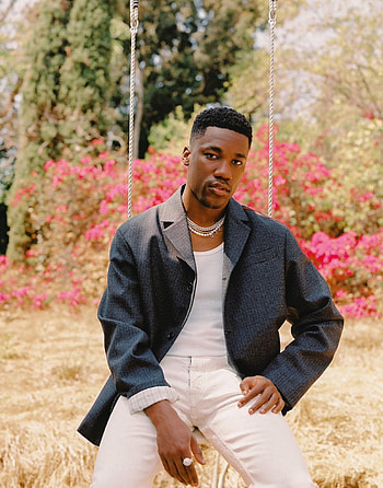Giveon, R&B music, Soulful vocals, Rising star HD phone wallpaper