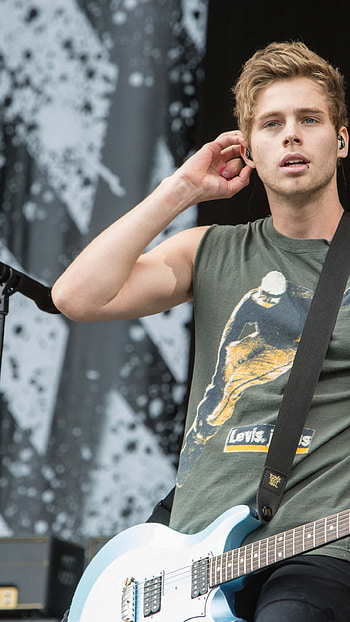 Luke Hemmings, Radio 1's Big Weekend, 2015 HD phone wallpaper