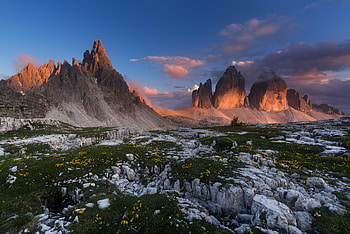 Sunny day, landscape, rocky mountains HD wallpaper