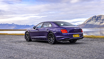 Bentley Flying Spur Hybrid 3 Cars HD wallpaper
