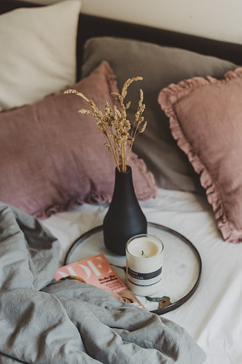 Cones, Interior, Miscellanea, Miscellaneous, Vase, Decor, Spikelets, Candle HD phone wallpaper