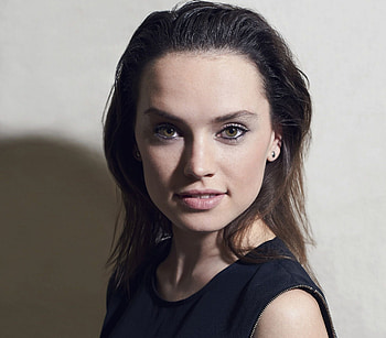 Gorgeous actress, celebrity, Daisy Ridley HD wallpaper