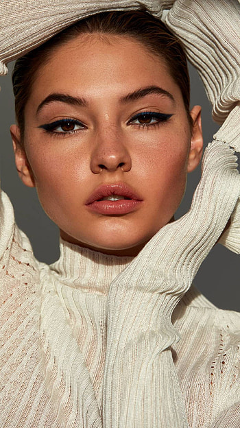 Madelyn Cline, model, hollywood actress HD phone wallpaper