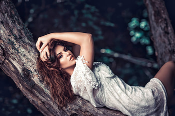 Girl Lying On A Tree Branch , girls, model HD wallpaper