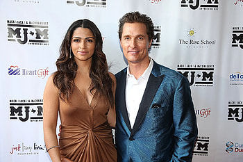 Camila Alves, Healthy eating, Flat stomach secrets, Wellness routine HD wallpaper