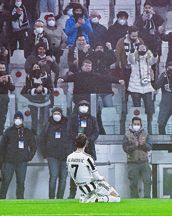 Vlahovic, Juventus, Soccer HD phone wallpaper