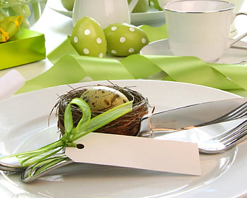 Easter eggs, tag, Easter, plate, eggs HD wallpaper