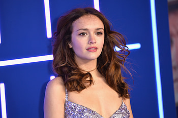 Olivia Cooke, House of the Dragon star, Stunning actress, Prominent role HD wallpaper