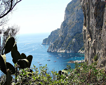Capri Island, Secluded beaches, Hidden coves, Untouched beauty HD wallpaper