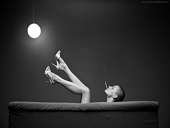 Late at night when everyone is dreaming, night, smoking, woman, black and white HD wallpaper