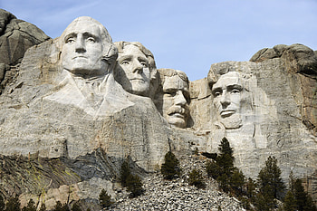 Investment management, Seaport location, Mount Rushmore scenery, Business travel HD wallpaper