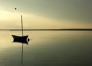 boat in a lake, boat, sky, nature, lake HD wallpaper