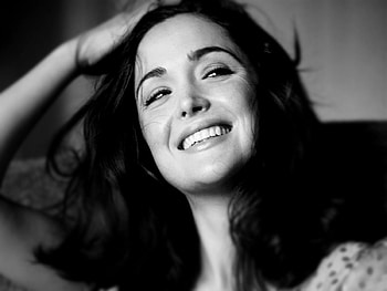 Rose Byrne Smiling, rose-byrne, celebrities, girls, monochrome, black-and-white HD wallpaper